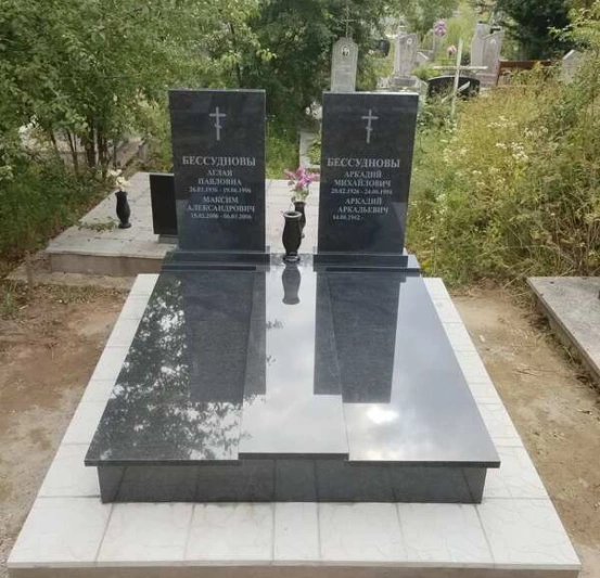 Памятник двойной 98